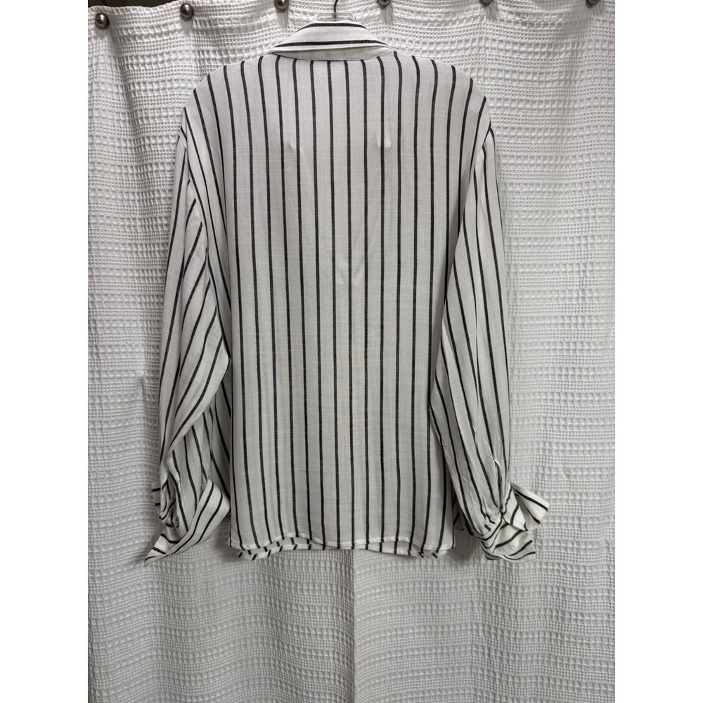 For The Republic Striped Blouse Women 2X White Black EUC Work V-Neck Rayon Top - Picture 5 of 6